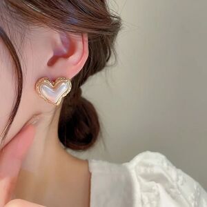 Blissful Heart Pearl Stud Earrings